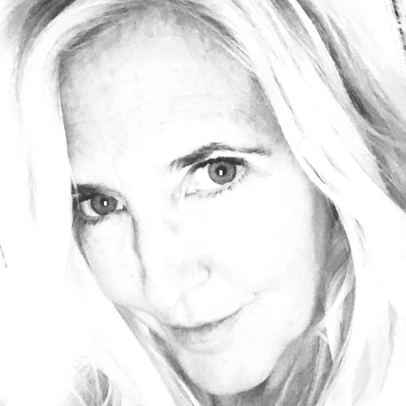 Meet your Posher, Lori - Picture 7 of 9